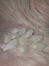 Load image into Gallery viewer, Hollandite Star in Quartz Set 2 (100g)

