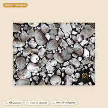 Load image into Gallery viewer, Howlite mulberry silk pillowcase, flat view of the print
