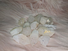 Load image into Gallery viewer, Hollandite Star in Quartz Set 1 (102g)
