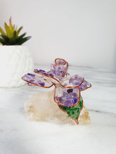 Load image into Gallery viewer, Handcrafted Chip Flower on Quartz
